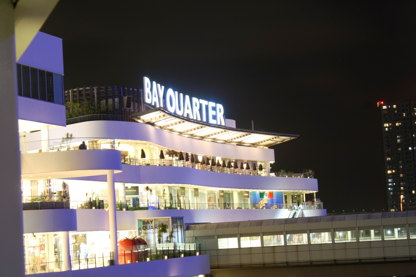 横浜ベイクォーター 本館 ゲート広場